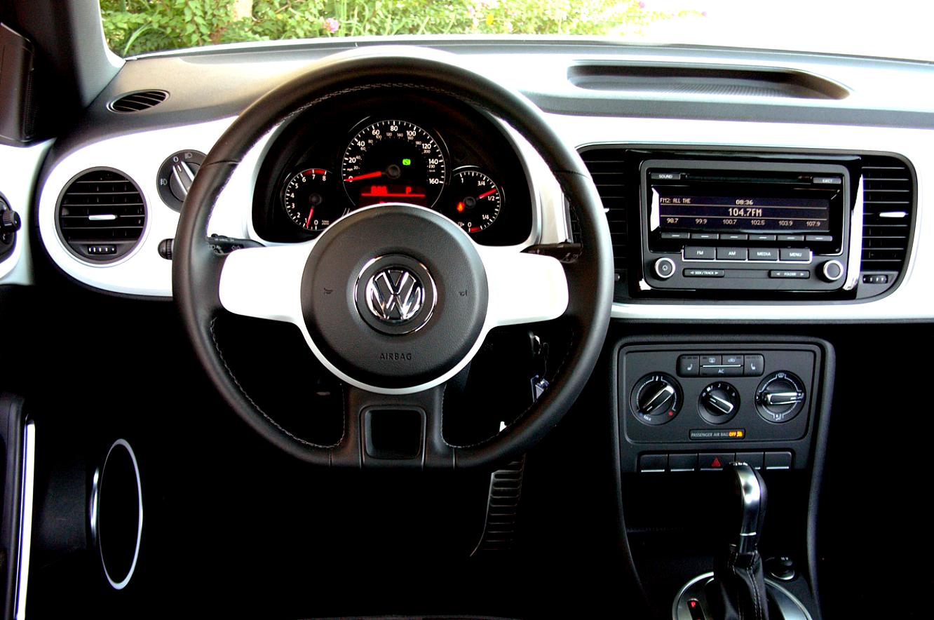 Volkswagen Beetle 2011 #125