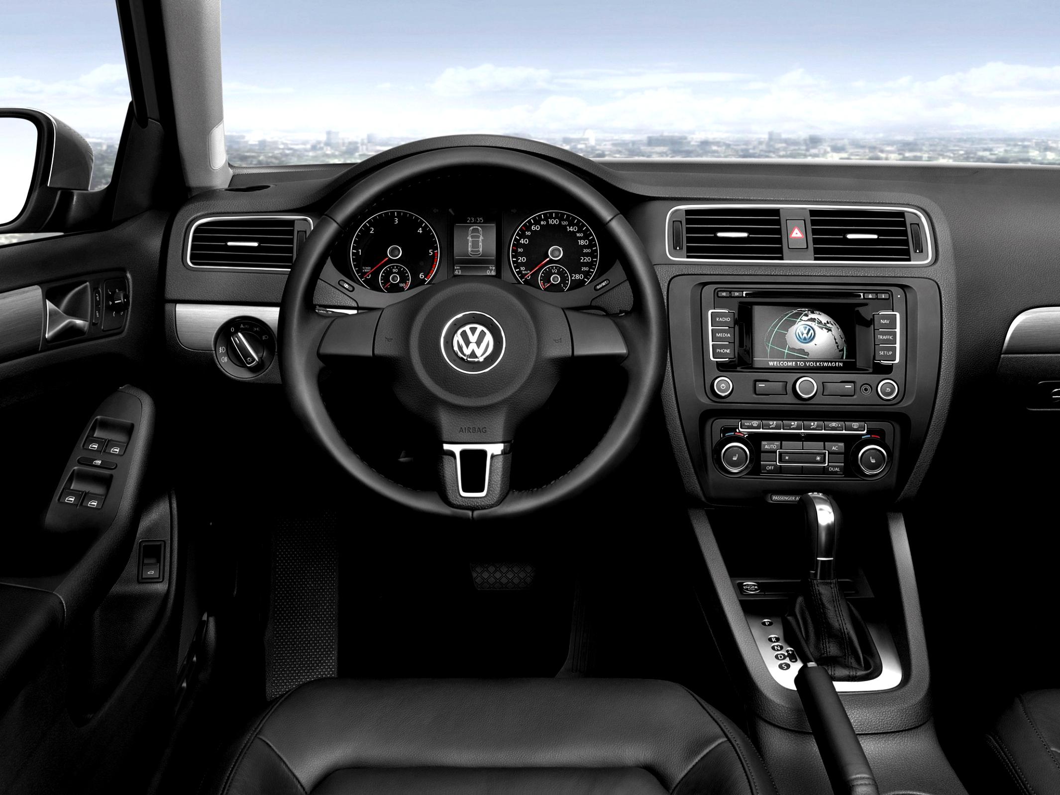 Volkswagen Jetta 2010 #36