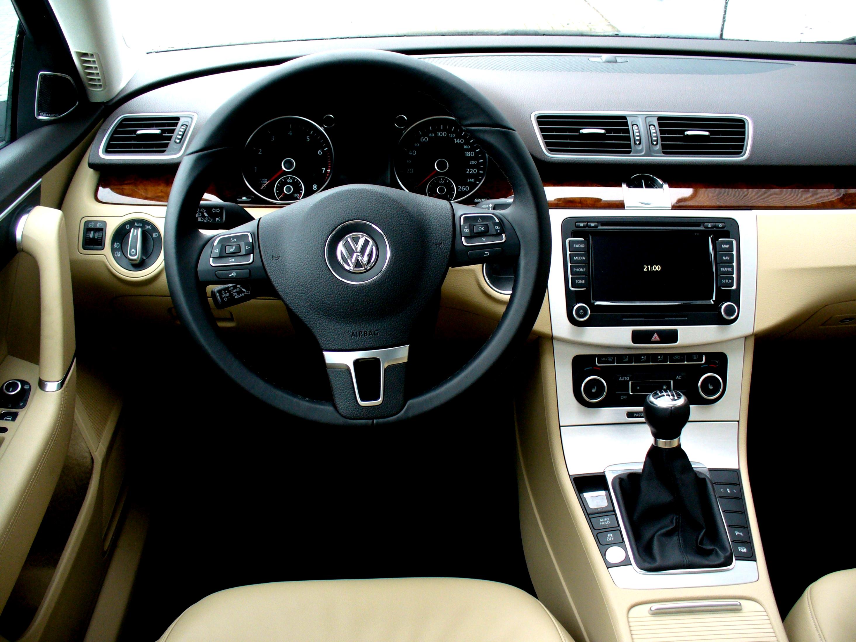 Volkswagen Passat 2010 #30