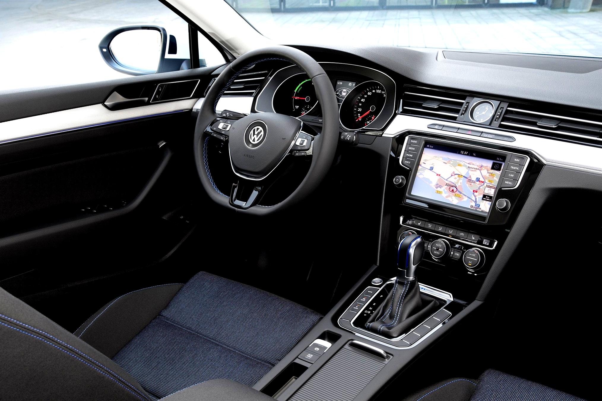 Volkswagen Passat GTE 2015 #36