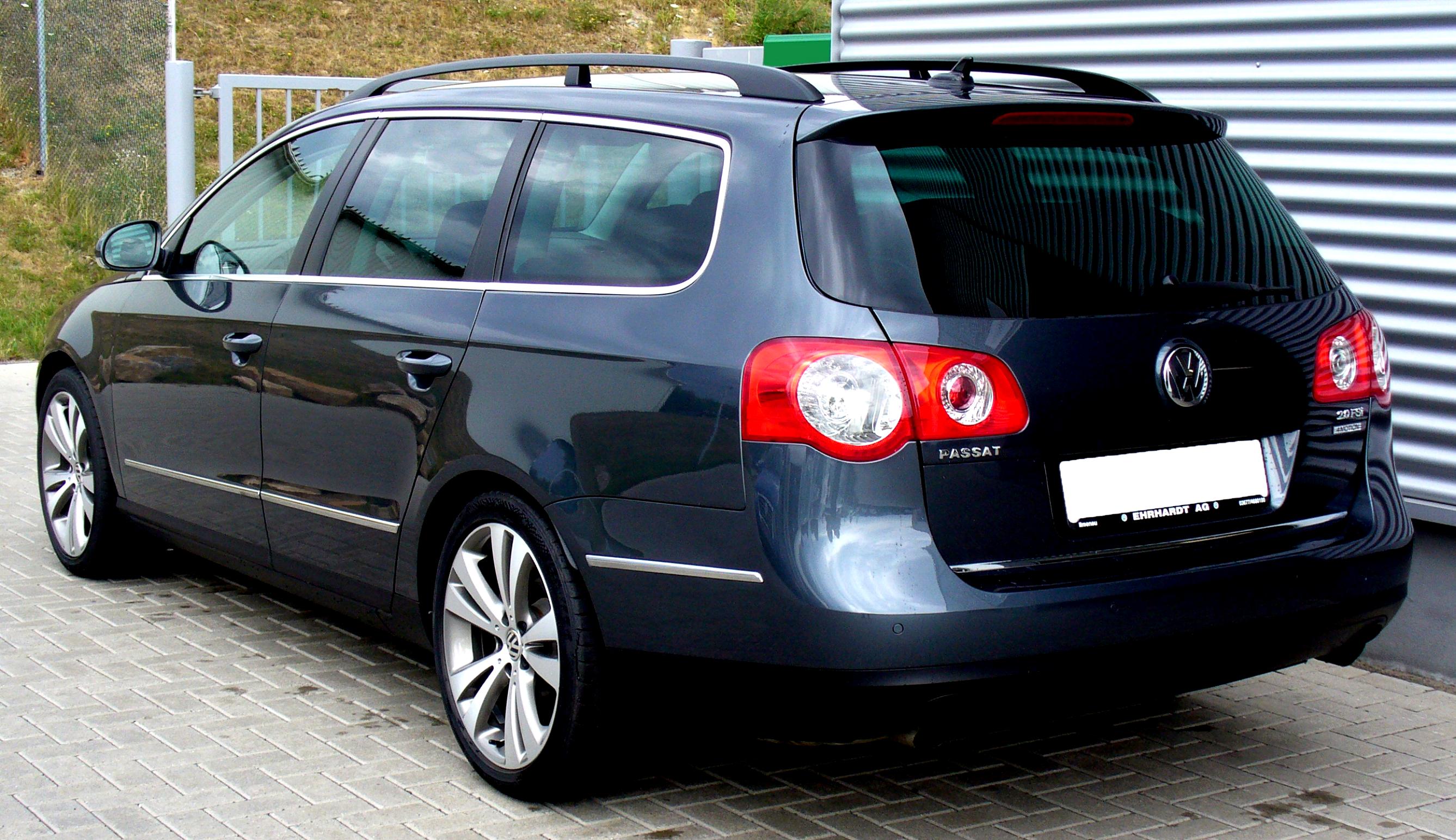 Volkswagen Passat Variant 2010 #9