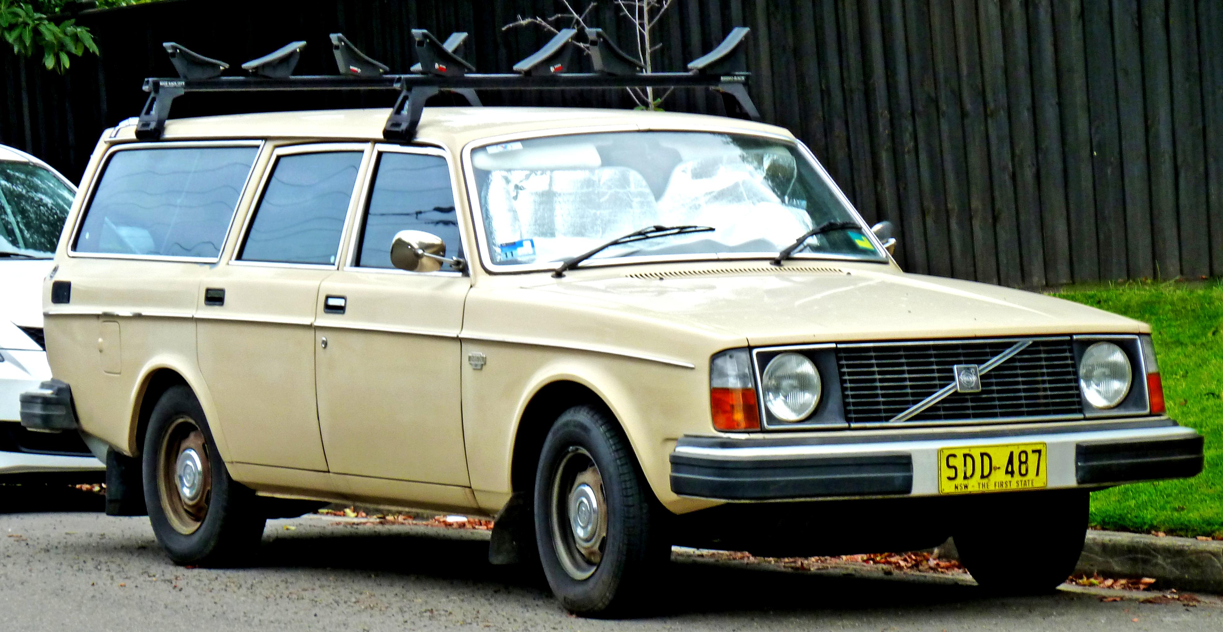 Volvo 262 1975 #6