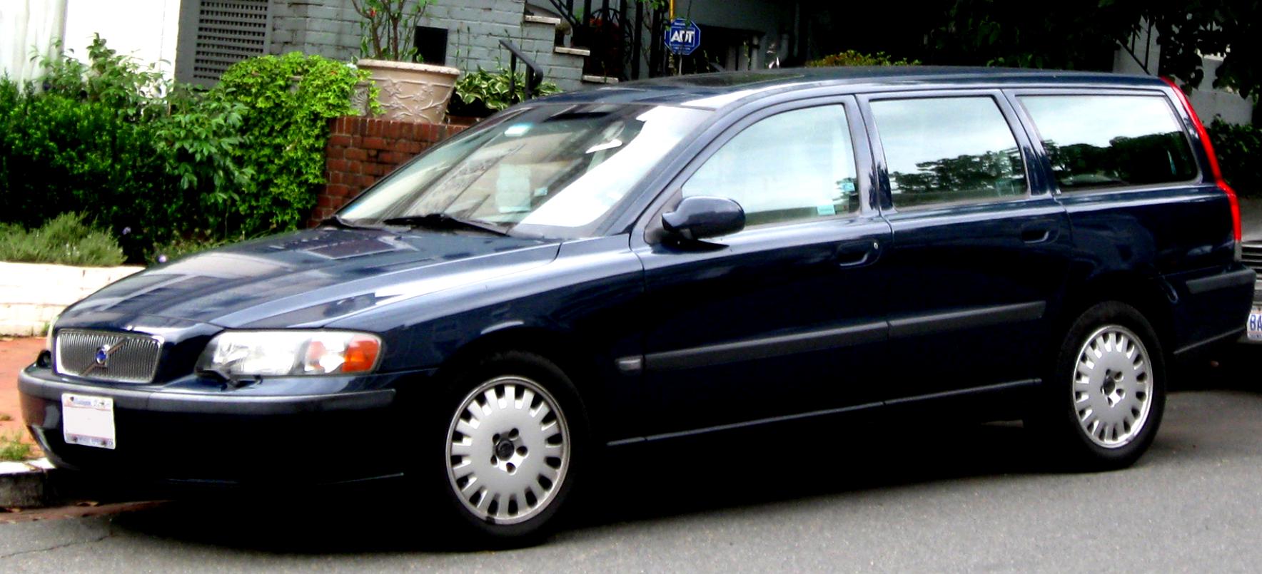 Volvo V70 2004 #1
