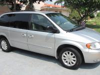 Chrysler Town & Country 2000 #3