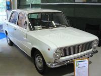 Fiat 124 Saloon 1966 #02