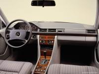 Mercedes Benz E-Klasse T-Modell S124 1986 #05