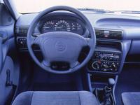 Opel Astra 5 Doors 1991 #06