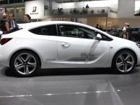 Opel Astra GTC 2011 #01
