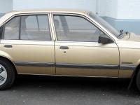 Opel Rekord Sedan 1982 #15